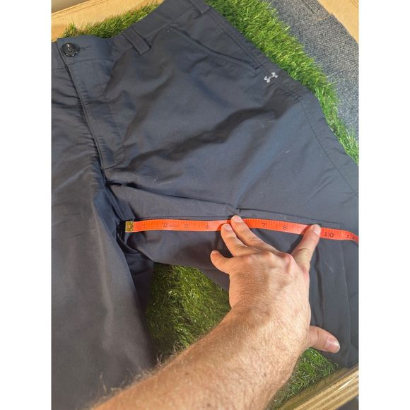 Under Armour Golf Shorts Size 36 - Picture 4 of 7